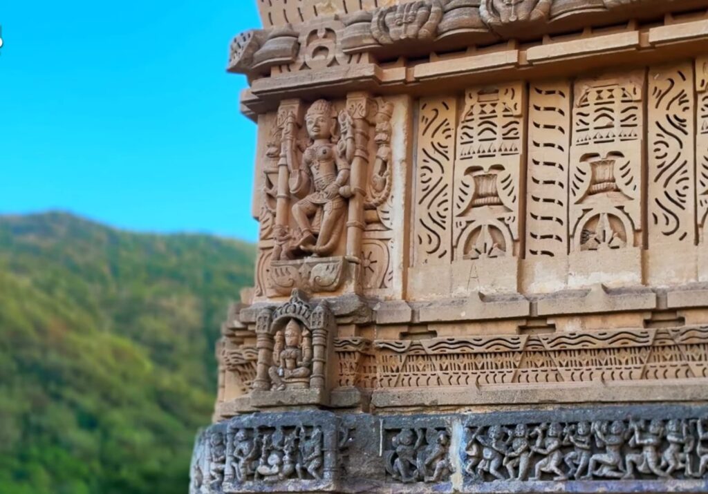 Navlakho temple ghumali