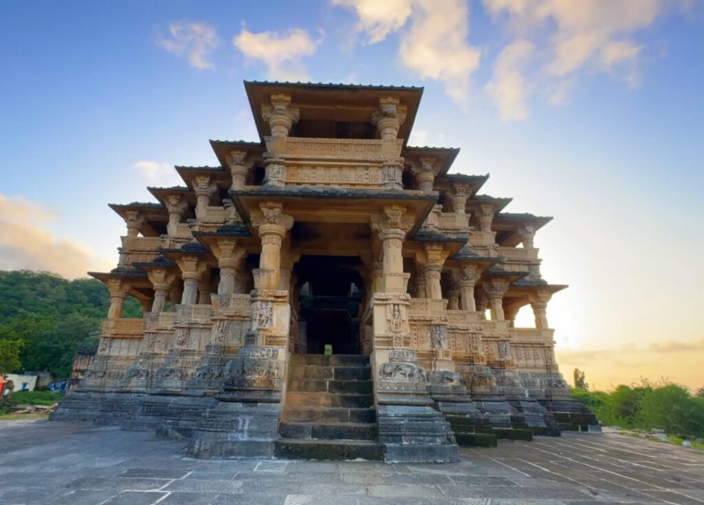 Navlakho temple ghumali