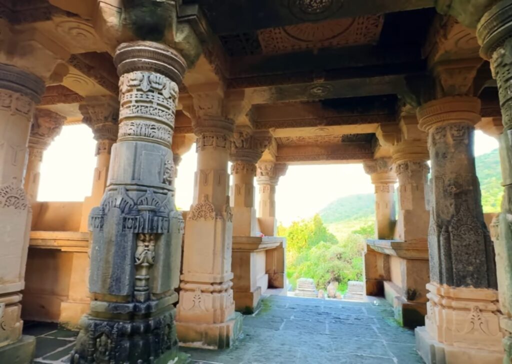 Navlakho temple ghumali