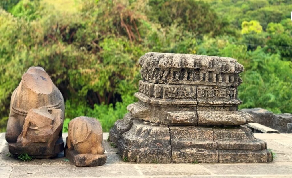 Navlakho temple ghumali