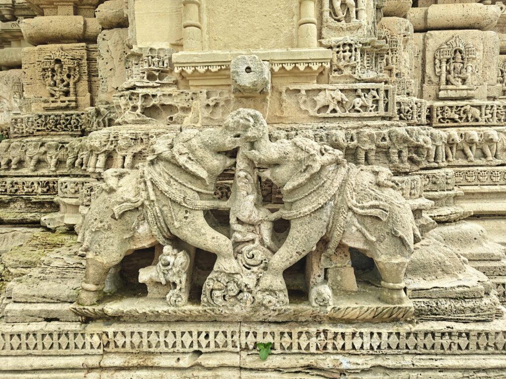 Navlakho temple ghumali