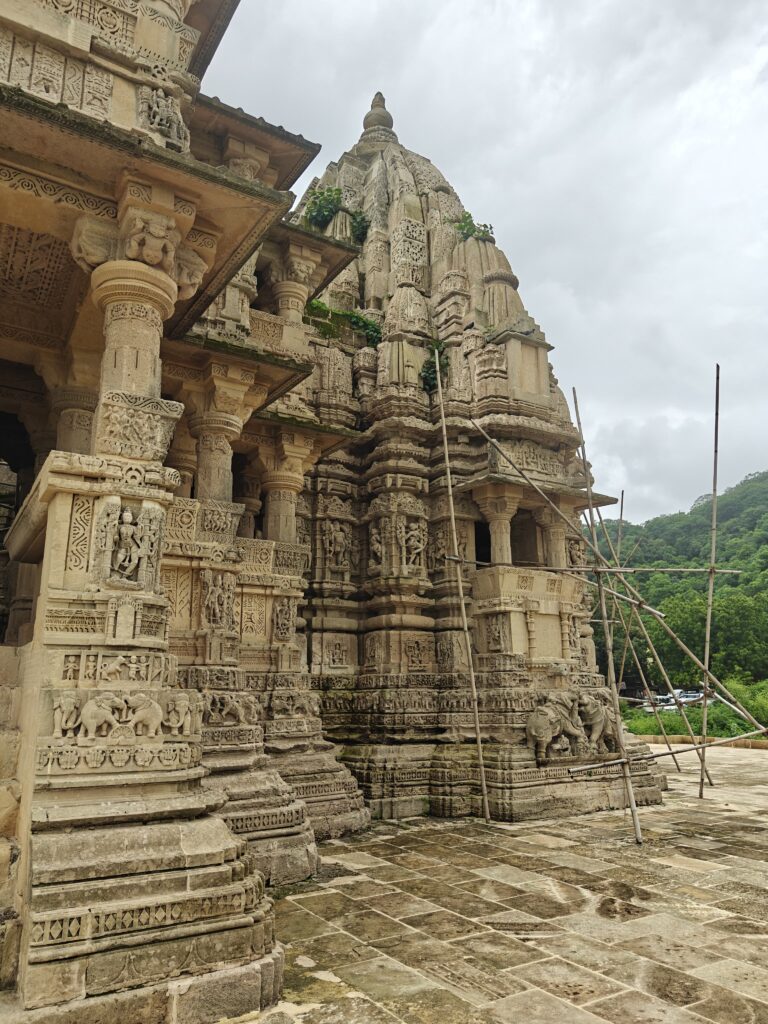 Navlakho temple ghumali